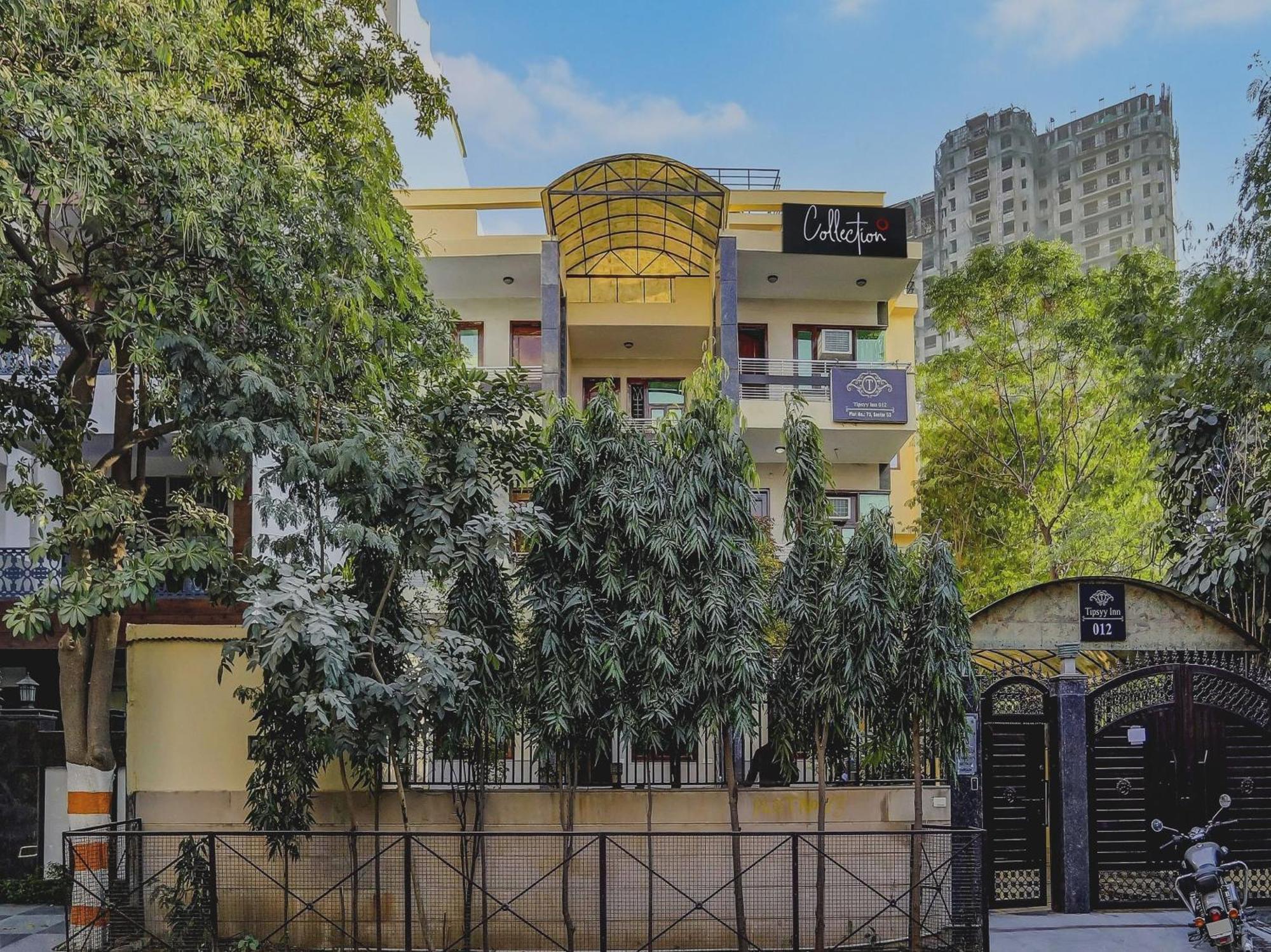 Capital O Uk House Residency Hotel Gurgaon Exterior photo