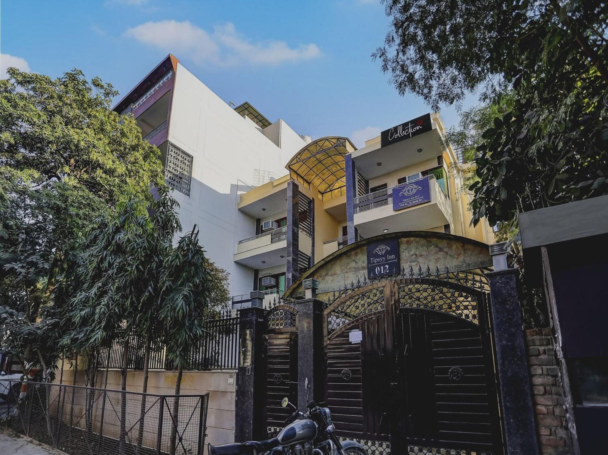 Capital O Uk House Residency Hotel Gurgaon Exterior photo