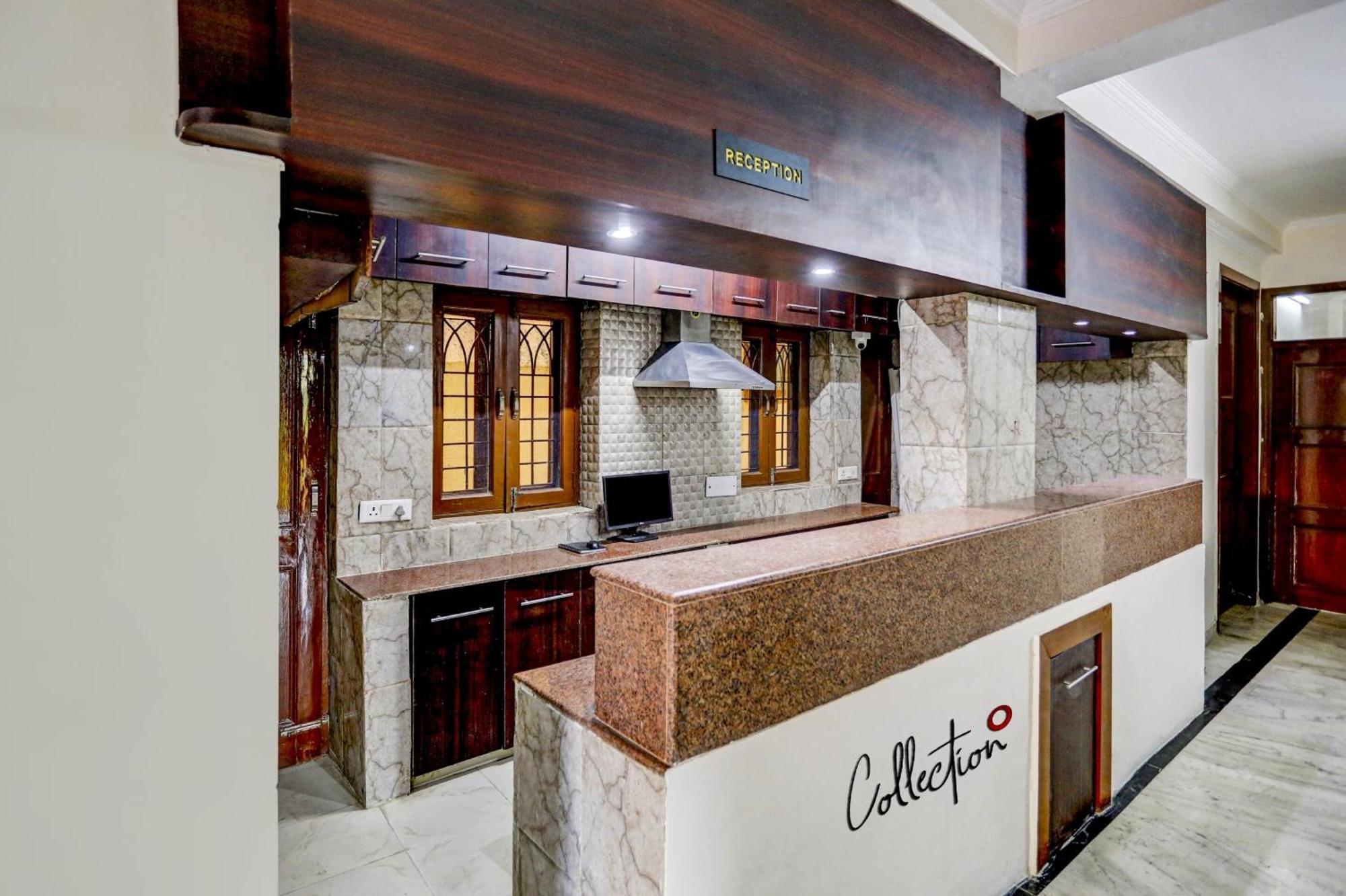 Capital O Uk House Residency Hotel Gurgaon Exterior photo